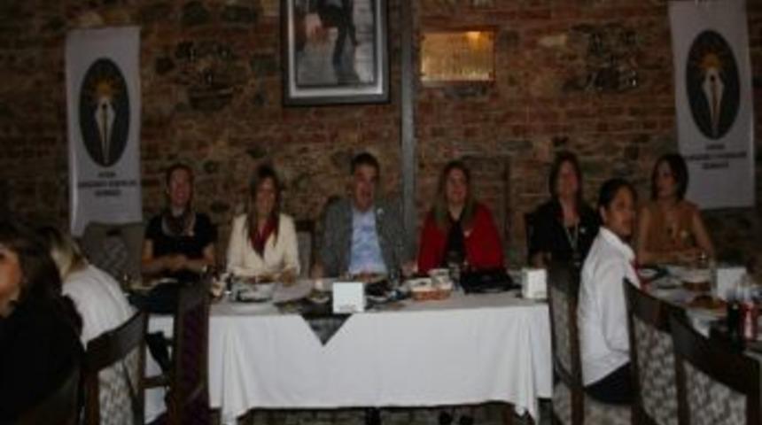 Aydın Girişmci Kadınlar Derneği Kadınların Maruz Kaldığı &lsquo;ekonomik Şiddeti&rsquo; Projelerle &Ouml;nleyecek