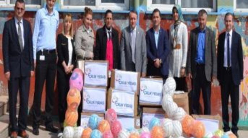 Yedaş'tan Bin &Ouml;ğrenciye Bayram Hediyesi