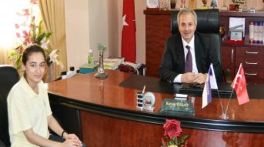 Kozan Belediyesi Ve Gen&ccedil; K-2060&rsquo;tan T&uuml;rk&ccedil;&uuml;l&uuml;k G&uuml;n&uuml; Etkinliği