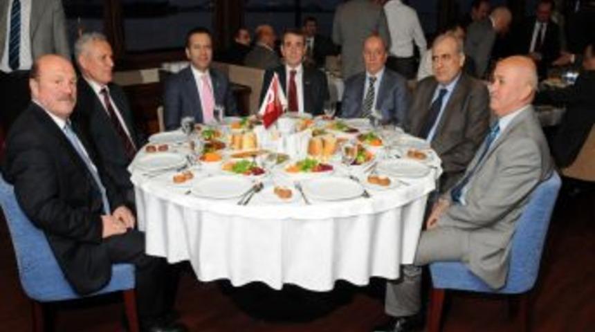 Samsun TSO&rsquo;da, Meclis &Uuml;yelerine Teşekk&uuml;r Plaket Verildi