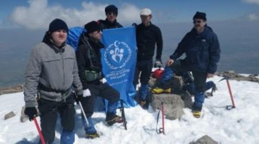 Nevşehirli Dağcılar Hasan Dağına Tırmandı