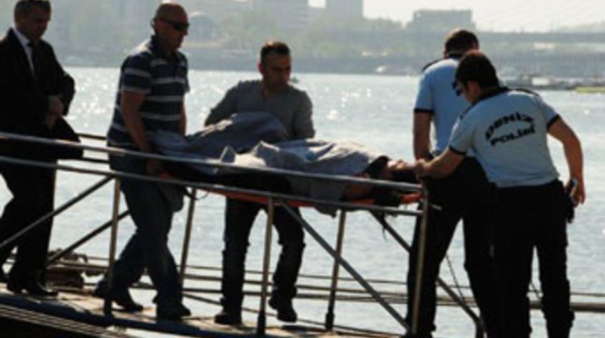 Hali&ccedil; k&ouml;pr&uuml;s&uuml;nden atladı