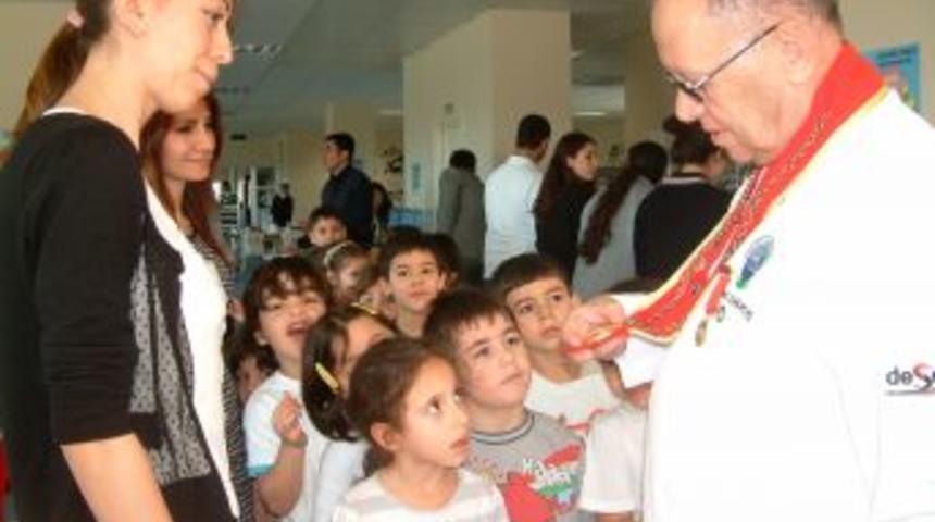 Aş&ccedil;ılardan &Ouml;ğrencilere D&uuml;zenli Beslenme &Ouml;ğ&uuml;tleri