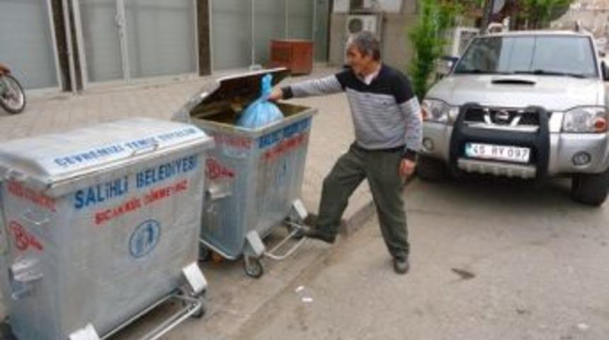 Salihli&rsquo;de &Ccedil;&ouml;p Konteynırları Yenileniyor