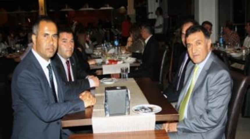 Ayvalıklı &Ouml;ğretmenler Dayanışma Yemeğinde Buluştu