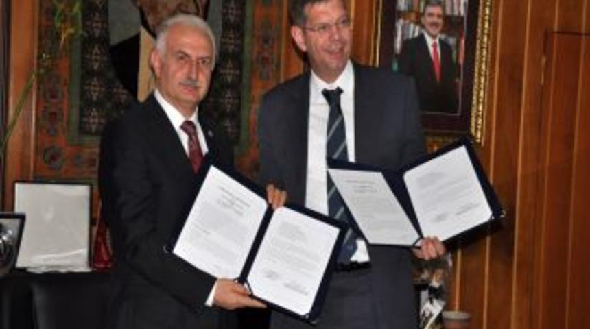Gurbet&ccedil;iler, Almanya&rsquo;da Okuyup Atat&uuml;rk &Uuml;niversitesi Diploması Alacak