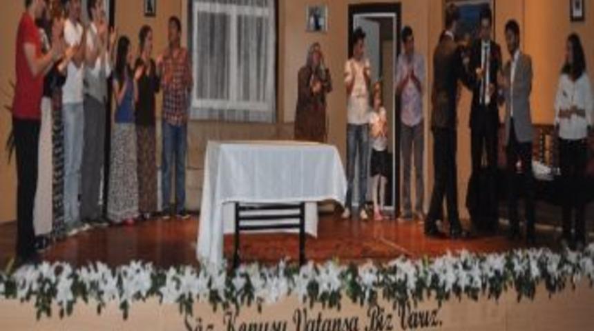 Kb&uuml;&rsquo;de &lsquo;huzur&rsquo; Adlı Oyun Sahnelendi