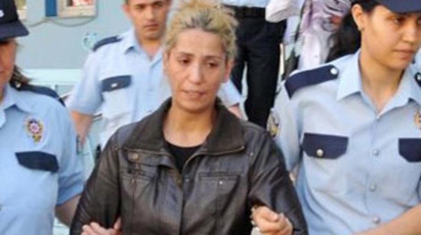Kız kardeşini boğarak &ouml;ld&uuml;rd&uuml;