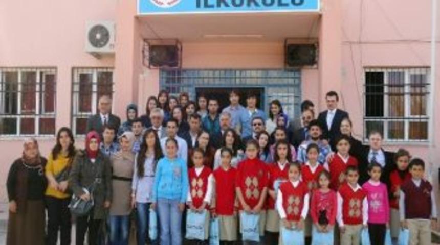 Bilin&ccedil;li Gen&ccedil;ler Topluluğundan &Ouml;rnek Davranış