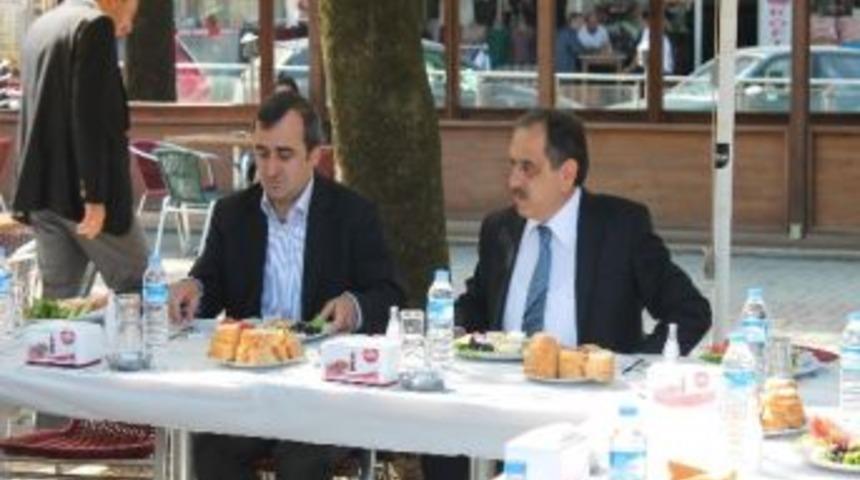 Başkan Yazıcı Basın Toplantısı D&uuml;zenledi