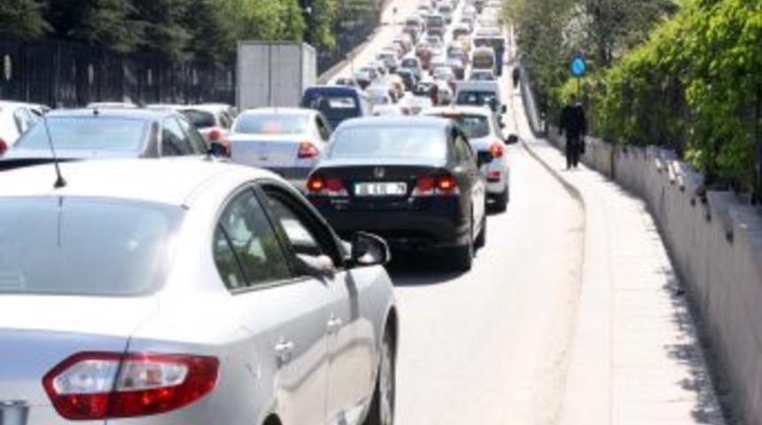 Bakan Şimşek, Ankara Trafiğinde Kaldı