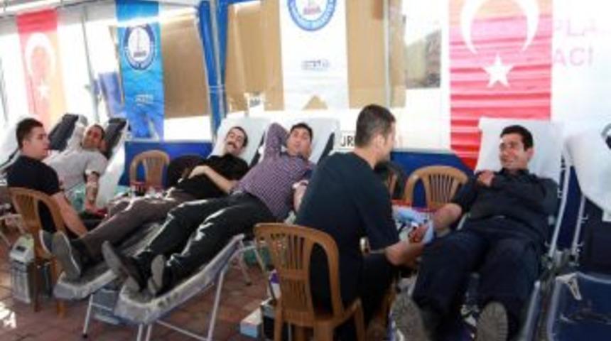 Naksan &Ccedil;alışanları Kan Bağışı Rekoruna Ortak Oldu