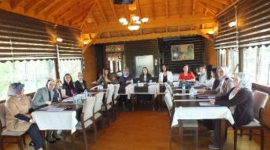 Milletvekili Ayşenur İslam&rsquo;dan Serdivanlı Kadınlara Destek