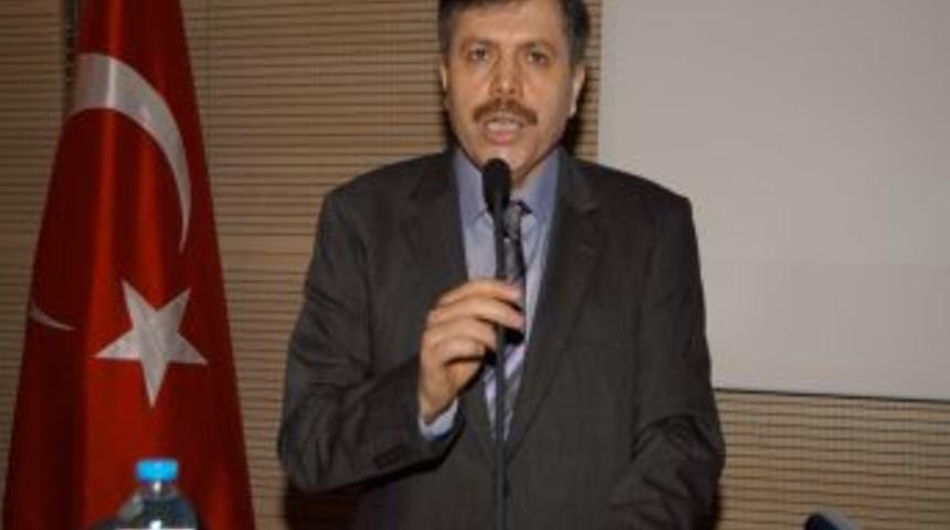 Uşak &Uuml;niversitesi&rsquo;nde 'D&uuml;nyada T&uuml;rk&ccedil;e' &Ccedil;alıştayı D&uuml;zenlendi