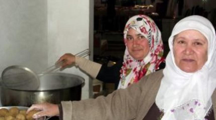 Yeni&ccedil;ubuk&rsquo;ta Hayır Kermesi A&ccedil;ıldı