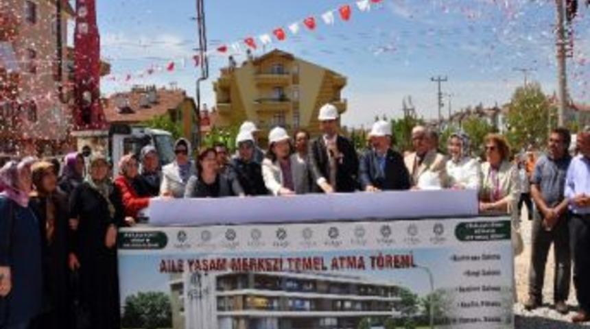 Meram&rsquo;da Aile Yaşam Merkezi'nin Temeli Atıldı