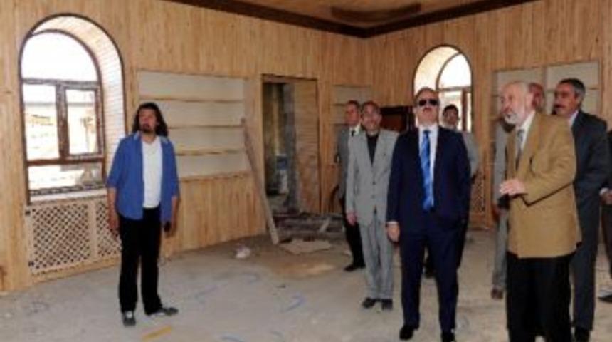 Vali Karaloğlu Norşin Camii İnşaatında İncelemelerde Bulundu