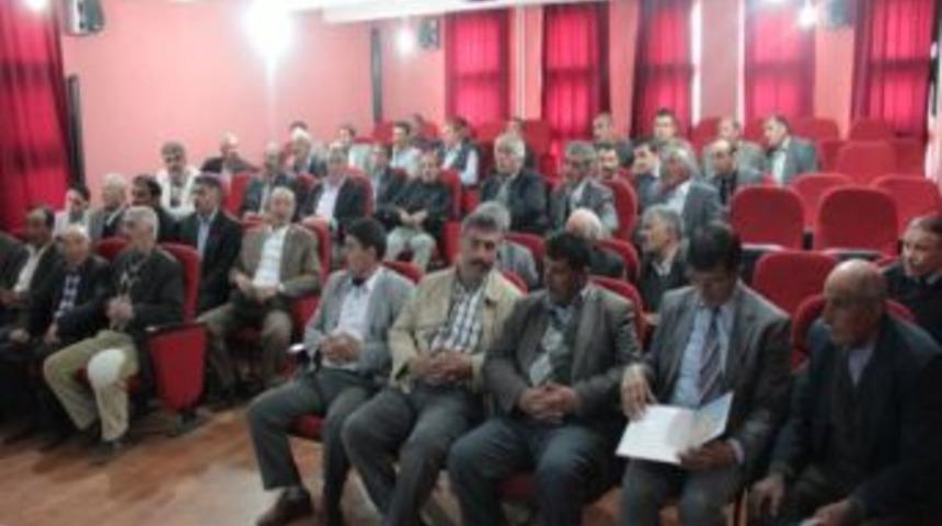 Tekman Kaymakamı Adanur Muhtarlarla Toplandı