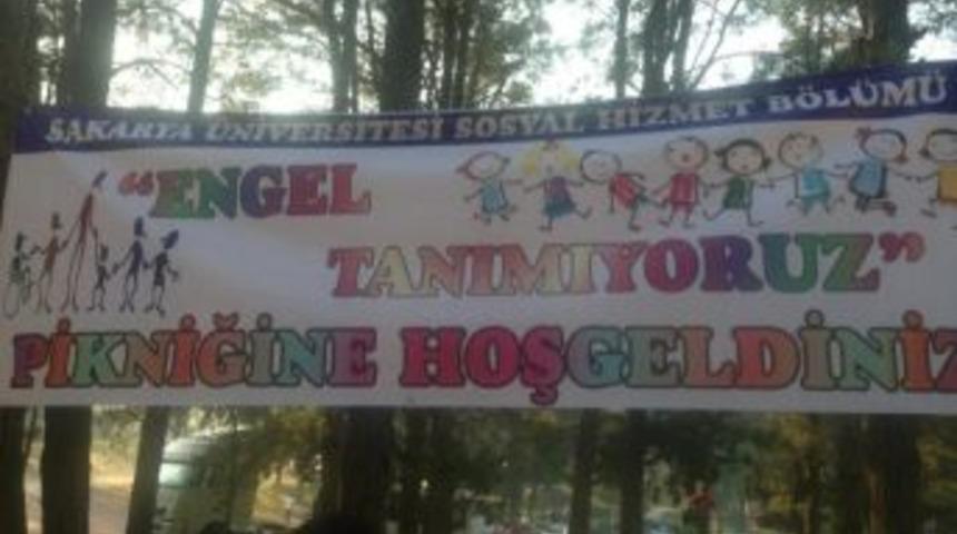 Sa&uuml; Sosyal Hizmet B&ouml;l&uuml;m&uuml; &Ouml;ğrencilerinden Engelsiz Piknik