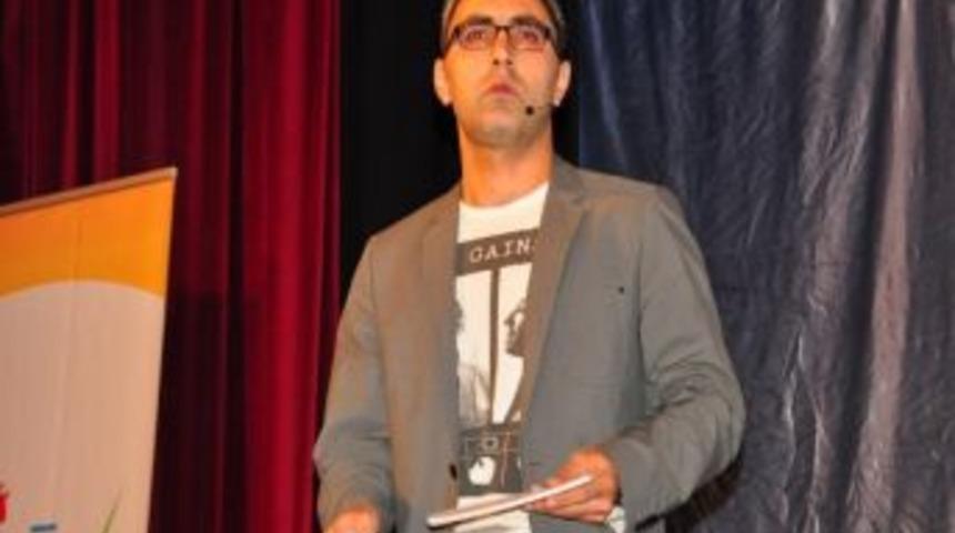 Manisa'da 'g&uuml;venli Gen&ccedil;lik' Konferansı