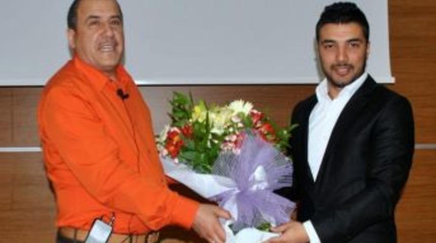 Hk&uuml;&rsquo;de &lsquo;muhabbet Aşk Ve Sevgiye Farklı Bir Yaklaşım&rsquo; Konferansı