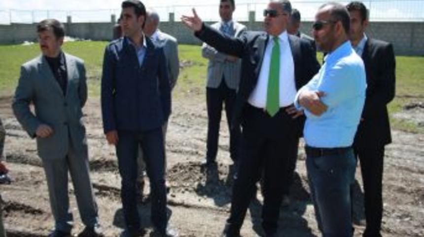 Vali Tekinarslan, Okul Inşaatlarında Incelemelerde Bulundu