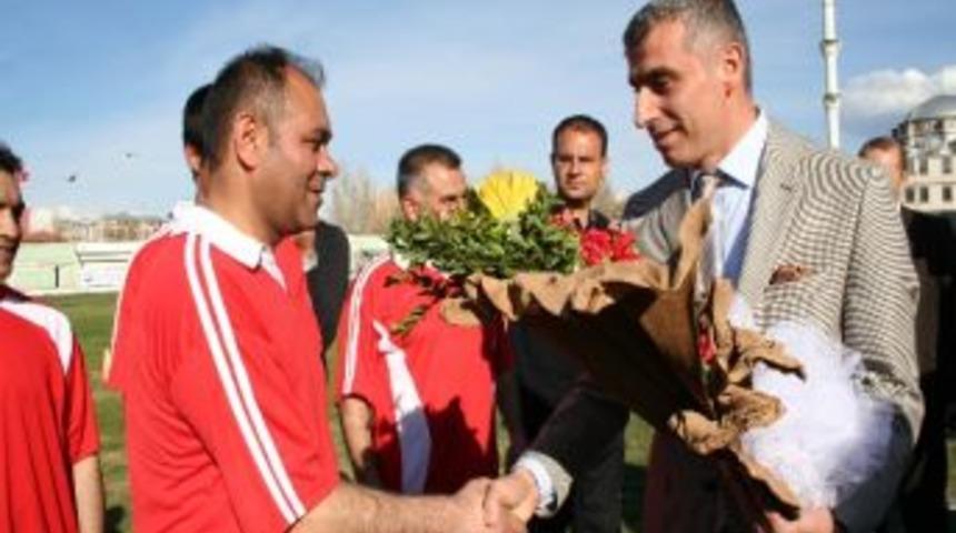 Gazi Kars Kurumlar Arası Bahar Futbol Turnuvası Başladı