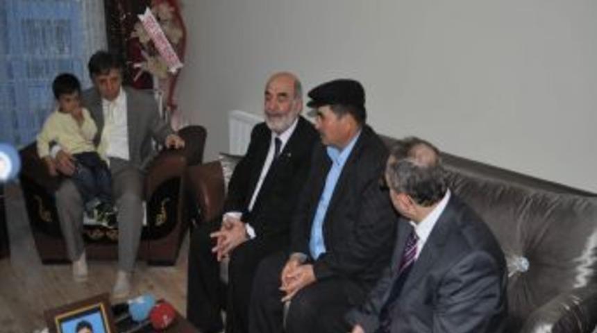 Akil İnsanlar, Yozgat&rsquo;ta Şehit Ailesini Ziyaret Etti