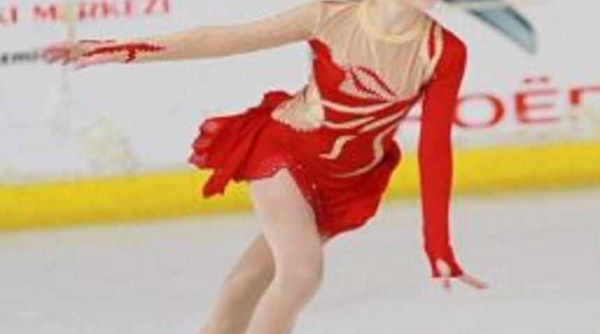 Buz Patenciler Şampiyonluk Peşinde