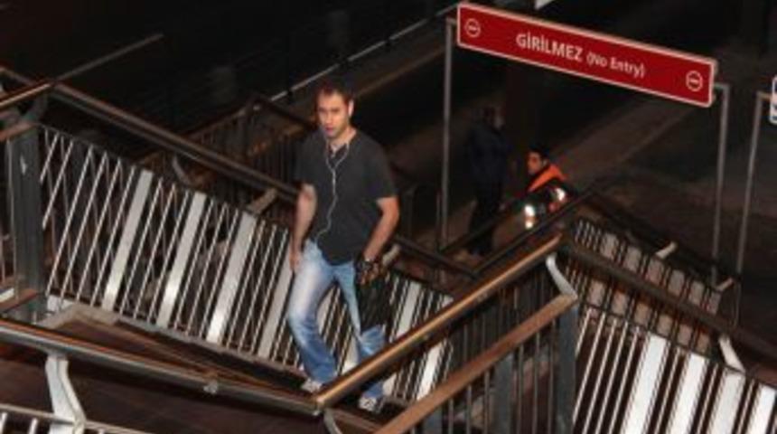 Metrob&uuml;s Seferlerinin Iptaline Vatandaş Hazırlıksız Yakalandı