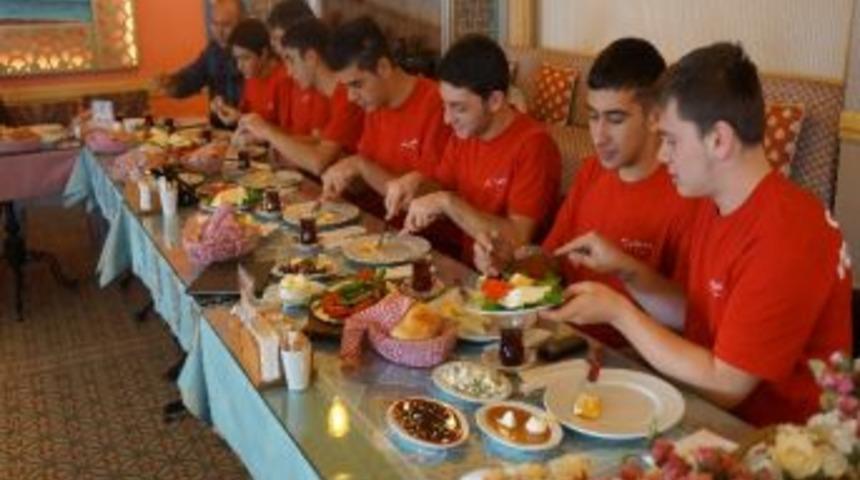 Beldibi&rsquo;li Yıldız Voleybolcular B&ouml;lge Şampiyonasına Hazır