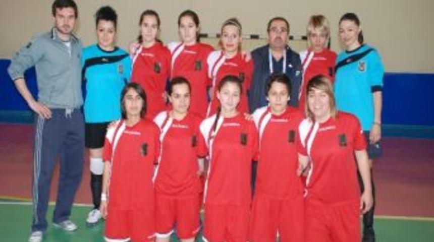&Uuml;nilig Kapsamında Yapılan Futsal (salon Futbolu) Play-off Karşılaşmalarında Muğula Sıtkı Ko&ccedil;man &Uuml;niversitesi Bayan Futsal Takımı İkinci Oldu
