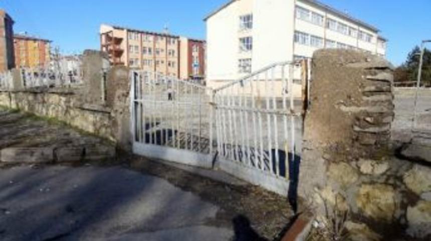 Sivasta Eğitim Veren Okullar Bakım Ve Onarıma Alınıyor