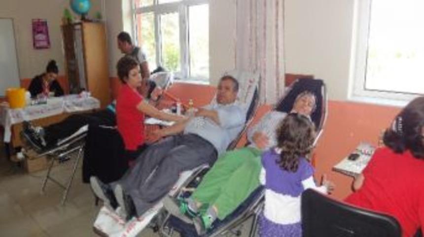 T&uuml;rkali K&ouml;y&uuml; Halkından Kan Bağışı