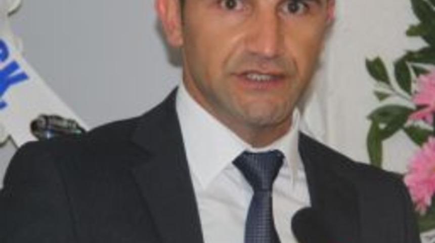 D&uuml;zce &Ccedil;alışan Gazeteciler Başkanı Solmaz&rsquo;dan 1 Mayıs Kutlaması