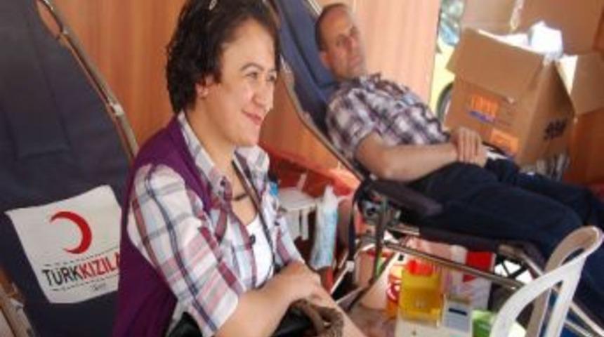 Kızılay Simav&rsquo;da İki G&uuml;nde 220 &Uuml;nite Kan Topladı