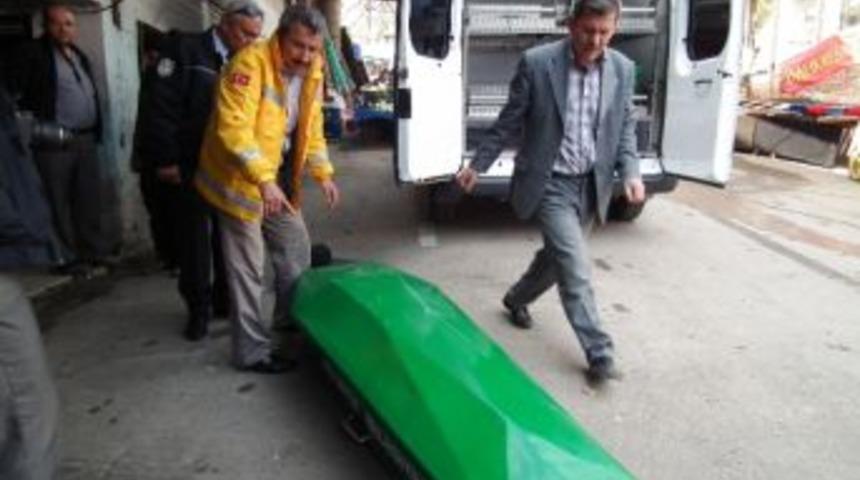 Tuvalette &Ouml;l&uuml; Bulundu