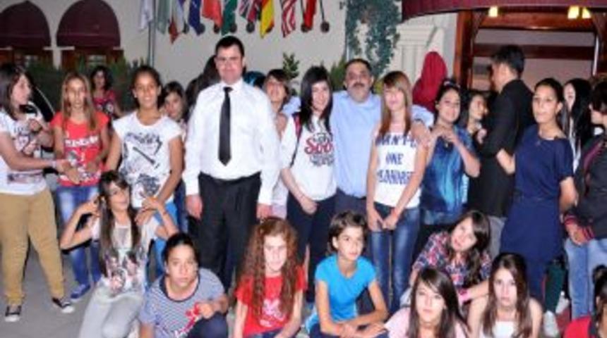 Halil Avcı, Sevgi Evlerinde Kalan Çocukları Ağırladı