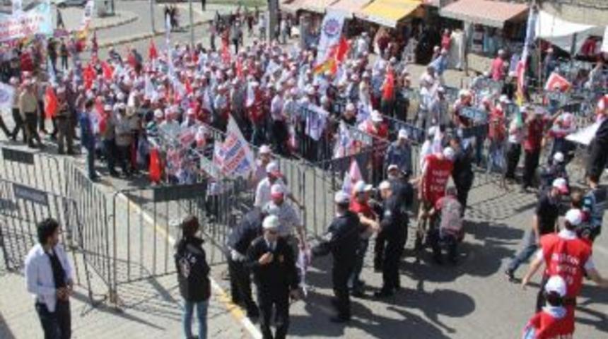 Karab&uuml;k&rsquo;te 1 Mayıs Kutlamaları