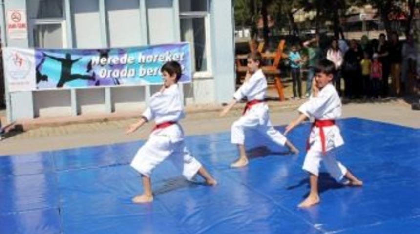 Balıkesir'de, "nerede Hareket Orada Bereket" Spor G&uuml;n&uuml;