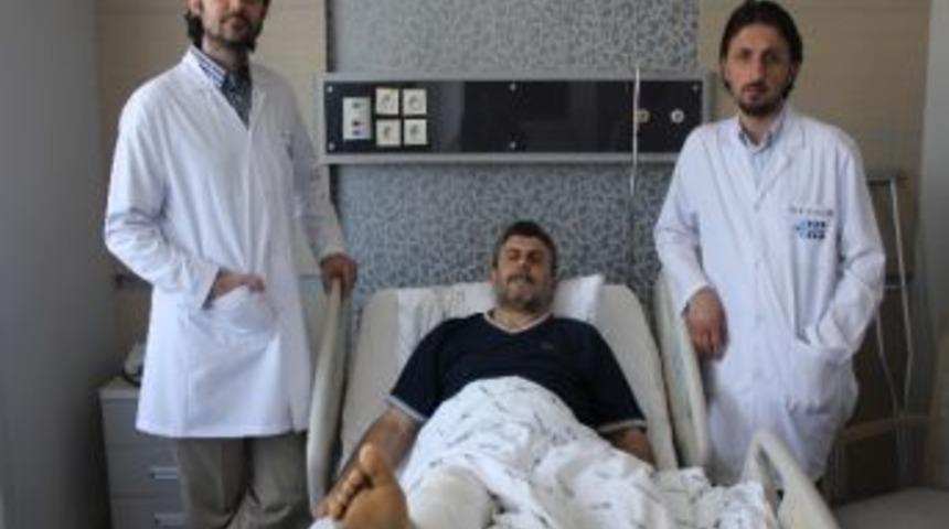 Kazada Yaralanan İşadamının Tedavisi S&uuml;r&uuml;yor