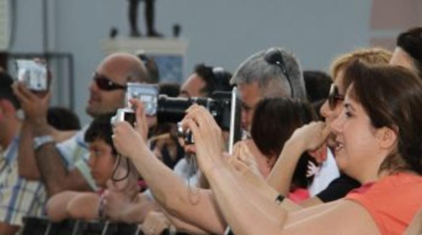 Minik Dans&ccedil;ılardan G&ouml;rsel Ş&ouml;len