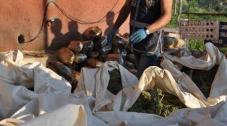 Tankerden Asfalt Yerine Esrar &Ccedil;ıktı