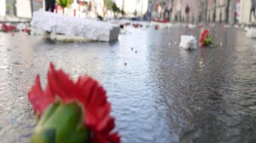 Eylemciler DİSK Binasına Saklandı