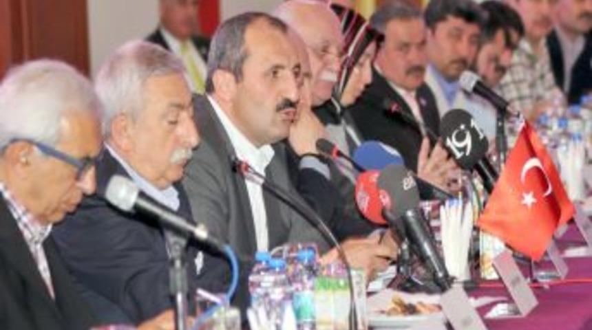 Akil İnsanlar &Ccedil;orum'da