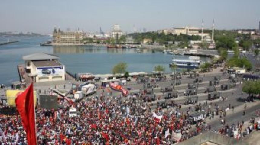 Kadık&ouml;y&rsquo;de 1 Mayıs Coşkusu