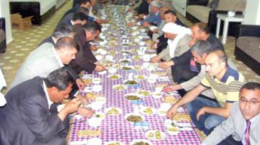 Viranşehir'de Kanaat &Ouml;nderleri Kutlu Doğum I&ccedil;in Bir Araya Geldi