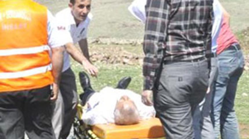 &Ouml;ğretim &uuml;yeleri kaza yaptı; 1 &ouml;l&uuml;, 3 yaralı