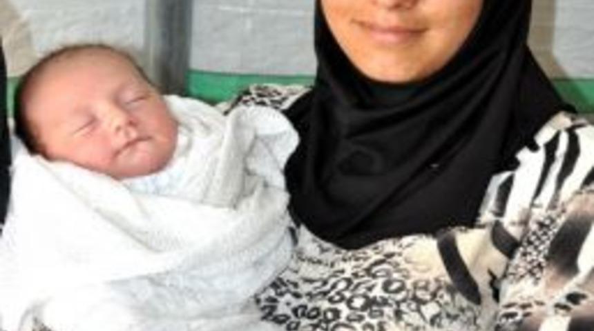 Suriyeli Aileler &Ccedil;ocuklarına 'erdoğan' İsmini Veriyor