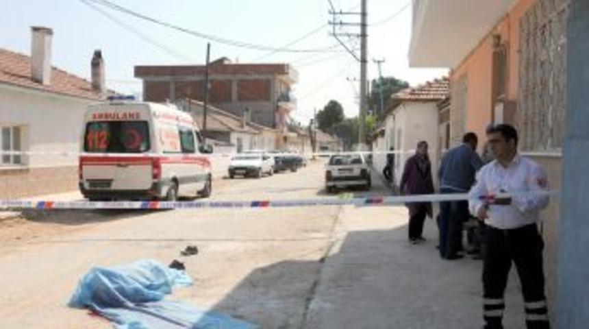 İş&ccedil;i Bayramı'nda Boya Yaparken Elektriğe Kapılan Iş&ccedil;i Hayatını Kaybetti